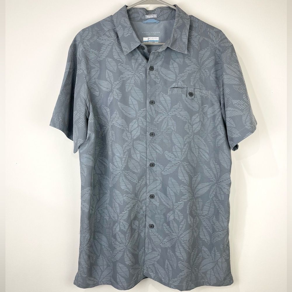 Columbia Short Sleeve Button Up Shirt Men’s M Tropical Hawaiian Gray Omni-Shade